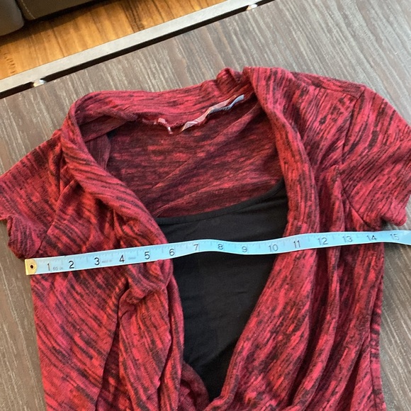 Eclipse ladies blousy T-shirt in heathered burgundy and black. Size extra small. - Picture 6 of 7